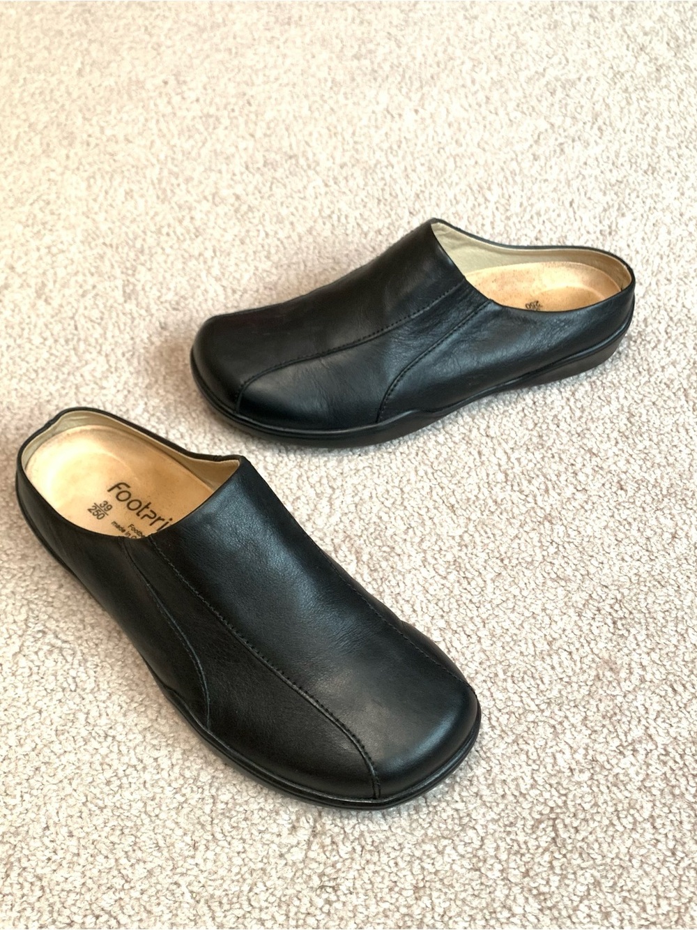 Footprints by Birkenstock black leather clog mule women’s size 39